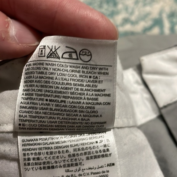 size 2 gray 7” Old Navy Chino shorts - Picture 8 of 8